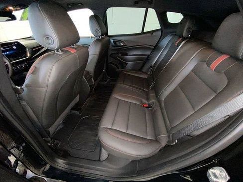 Used 2024 Chevrolet Trax RS w/ Sunroof Package FWD image 28