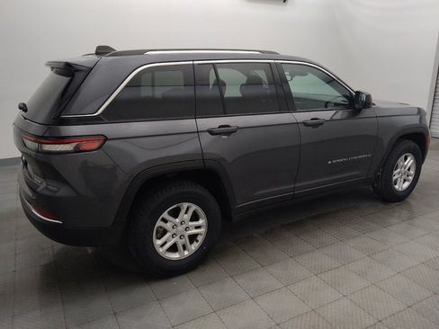 Used 2024 Jeep Grand Cherokee Laredo RWD image 10