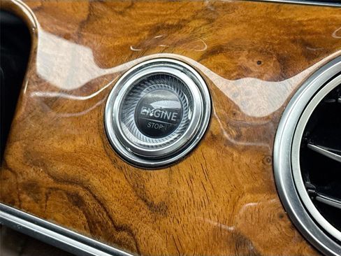 Used 2017 Mercedes-Benz E 300 4MATIC image 20