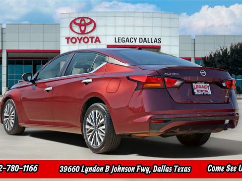 Used 2023 Nissan Altima 2.5 SV AWD/4WD image 7