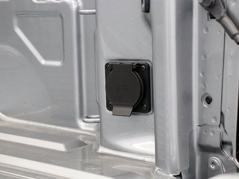 Used 2025 Chevrolet Silverado 2500 Custom w/ Custom Convenience Package image 6