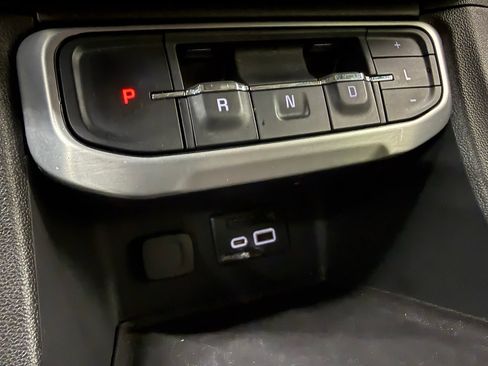 Certified 2023 GMC Acadia SLE w/ Driver Convenience Package FWD image 40