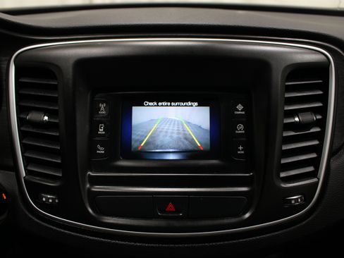 Used 2015 Chrysler 200 Limited w/ Convenience Group FWD image 15