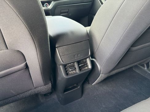 Used 2025 Chevrolet Equinox LT FWD image 22