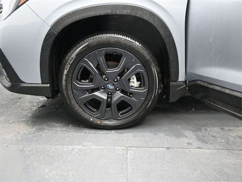 Used 2025 Subaru Ascent Bronze Edition image 12