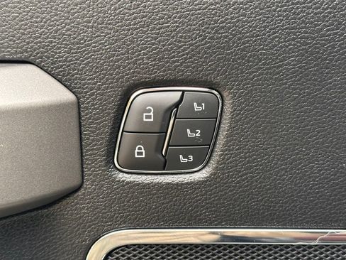 Used 2021 Ford F350 Platinum w/ Tremor Off-Road Package image 22