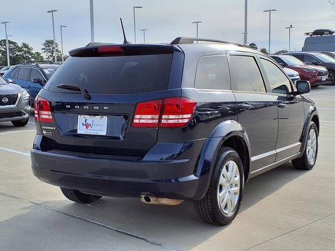 Used 2020 Dodge Journey SE w/ SE Popular Equipment Group image 6