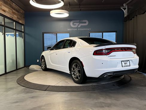 Used 2017 Dodge Charger SE w/ Power Sunroof Group image 5