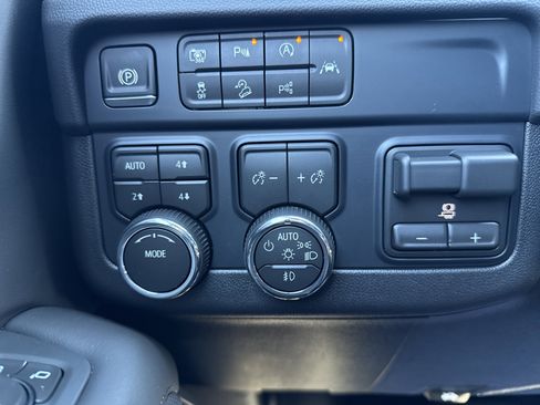 New 2026 Chevrolet Tahoe High Country w/ Sun And Tow Package image 13