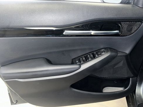 Used 2023 Kia Seltos S image 3