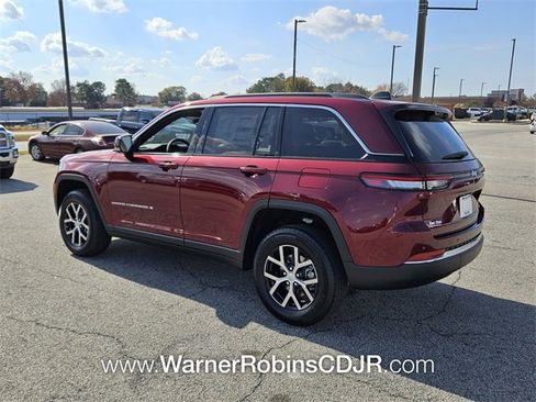 New 2025 Jeep Grand Cherokee Limited w/ Luxury Tech Group II image 9