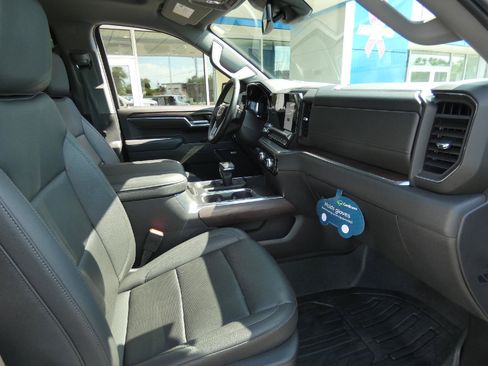 Used 2025 GMC Sierra 1500 SLT w/ SLT Premium Plus Package AWD/4WD image 17