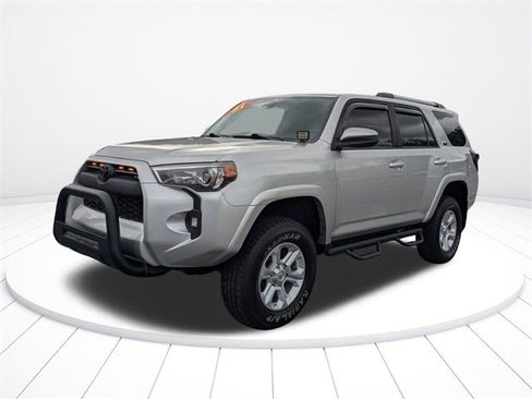 Used 2021 Toyota 4Runner SR5 image 12