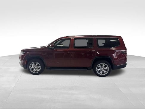 Used 2022 Jeep Wagoneer Series II AWD/4WD image 2