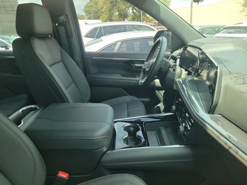 Used 2026 Chevrolet Tahoe RST w/ Advanced Technology Package AWD/4WD image 3