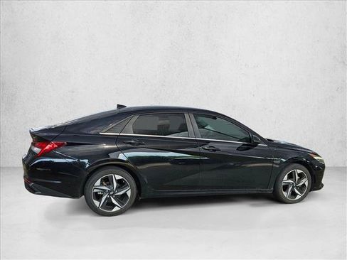 Used 2023 Hyundai Elantra Limited FWD image 4