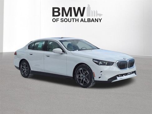 New 2026 BMW 530i xDrive xDrive w/ Premium Package image 8