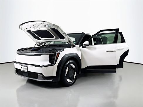 Used 2024 Kia EV9 Light Long Range image 24