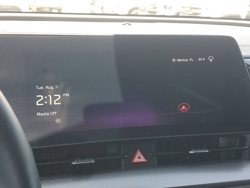 Used 2025 Kia Sportage SX FWD image 28
