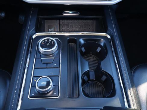 Used 2023 Ford Expedition XLT image 29