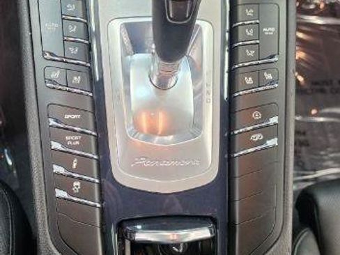 Used 2016 Porsche Panamera image 29