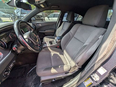 Used 2019 Dodge Charger SXT image 15