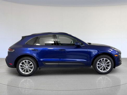 Used 2025 Porsche Macan image 9