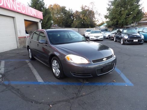 Used 2011 Chevrolet Impala LS image 2