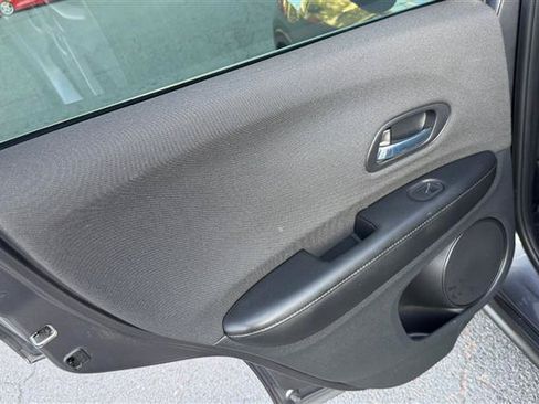 Used 2021 Honda HR-V LX image 21