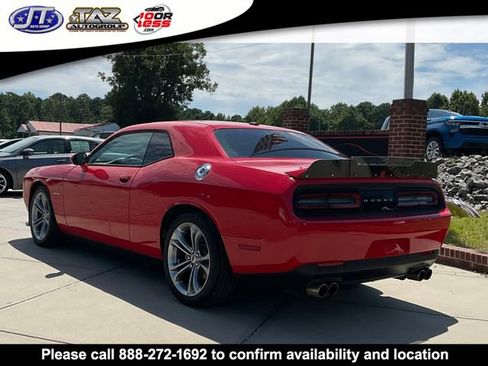 Used 2020 Dodge Challenger R/T RWD image 5