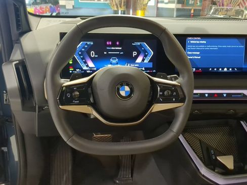 Used 2025 BMW X3 xDrive30i w/ Premium Package AWD/4WD image 2