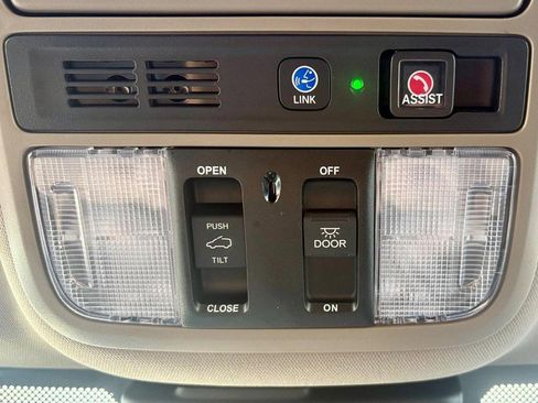 Used 2023 Honda Odyssey Elite image 37