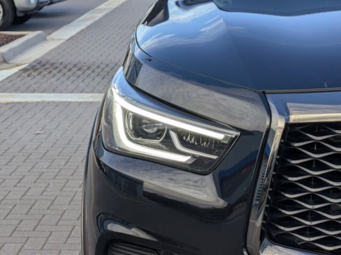 Used 2023 INFINITI QX80 Premium Select w/ Cargo Package image 11