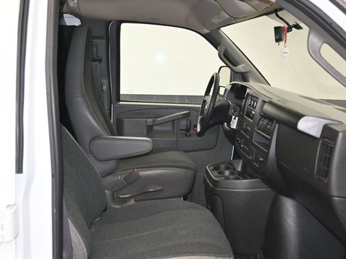 Used 2024 Chevrolet Express 2500 w/ Driver Convenience Package image 32