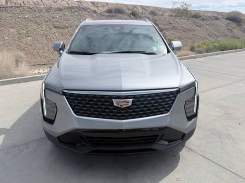 Used 2025 Cadillac XT4 Premium Luxury image 2