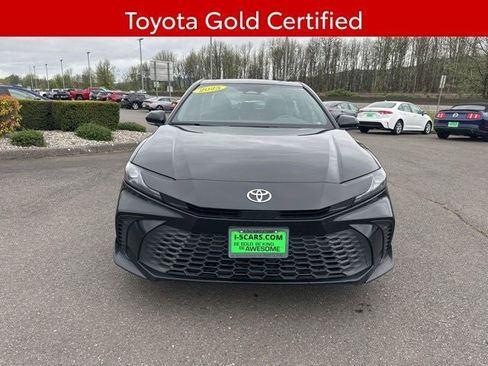 Used 2025 Toyota Camry SE AWD/4WD image 2