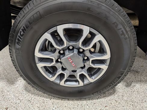 Used 2022 GMC Sierra 2500 SLE w/ SLE Convenience Package image 13