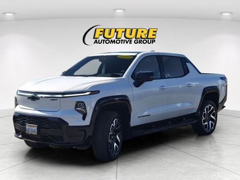 Certified 2025 Chevrolet Silverado EV RST AWD/4WD image 8