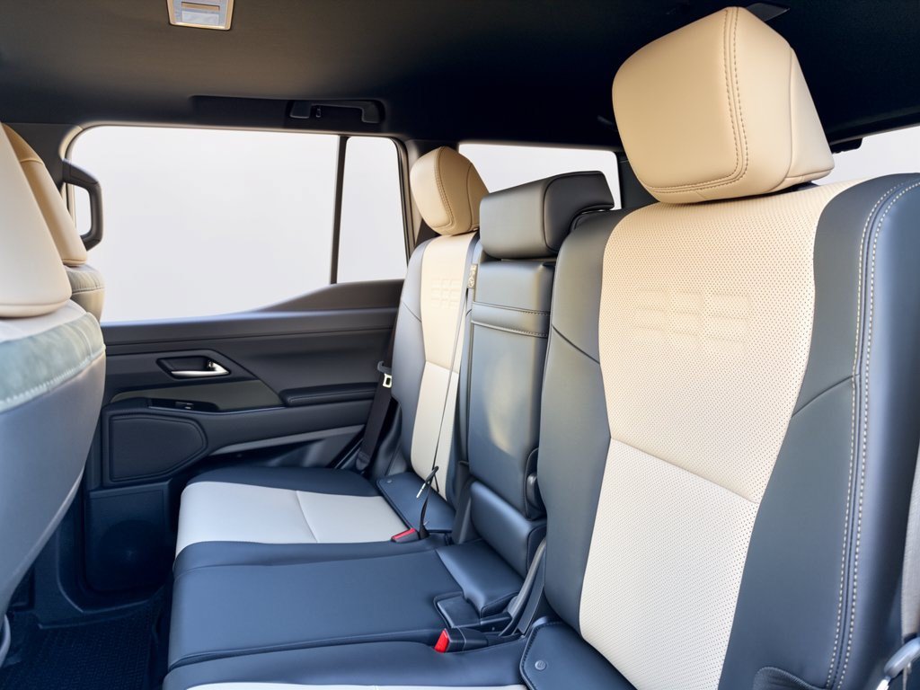 New 2026 Lexus GX 550 AWD/4WD image 25