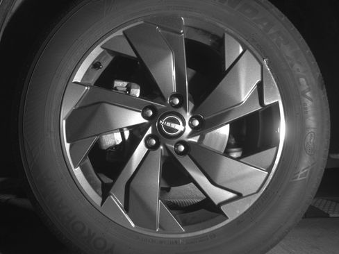 Used 2025 Nissan Rogue SV AWD/4WD image 12