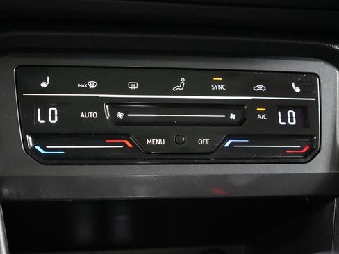 Used 2023 Volkswagen Tiguan SE w/ Panoramic Sunroof Package AWD/4WD image 15