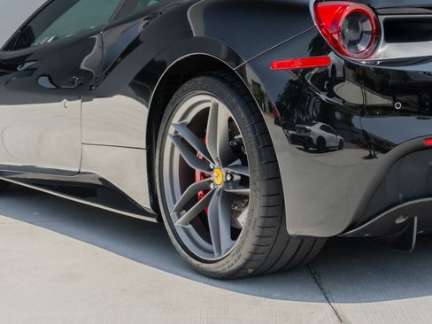 Used 2018 Ferrari 488 GTB RWD image 55