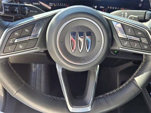 Used 2025 Buick Enclave Avenir image 24