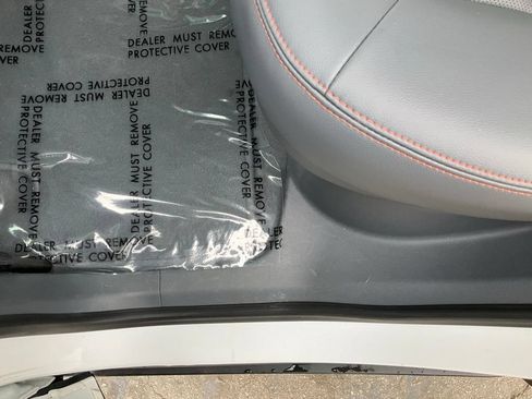 Used 2017 Chevrolet Bolt Premier FWD image 25