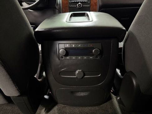 Used 2007 Chevrolet Suburban 2500 LT w/ Skid Plate Package AWD/4WD image 14