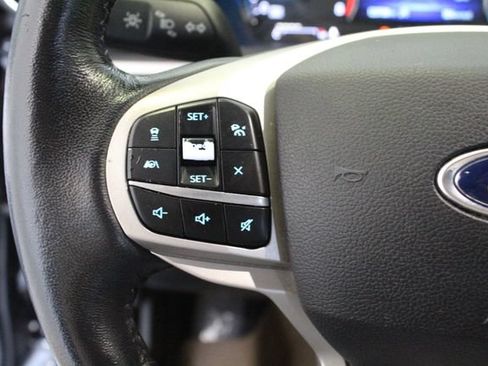 Used 2021 Ford Explorer XLT w/ Equipment Group 202A RWD image 14