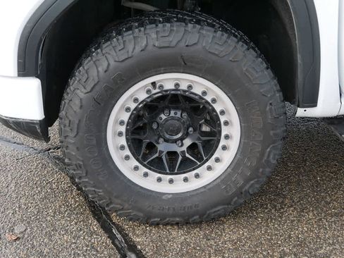Used 2022 GMC Sierra 1500 AT4 w/ AT4 Preferred Package AWD/4WD image 15