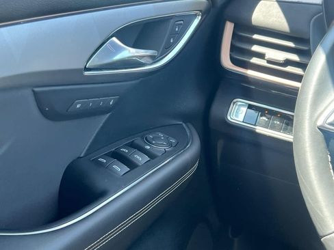 Certified 2025 Buick Envision Sport Touring AWD/4WD image 22