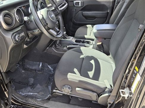 Used 2022 Jeep Wrangler Unlimited Willys image 11