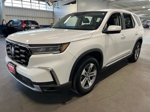 Used 2025 Honda Pilot EX-L image 7